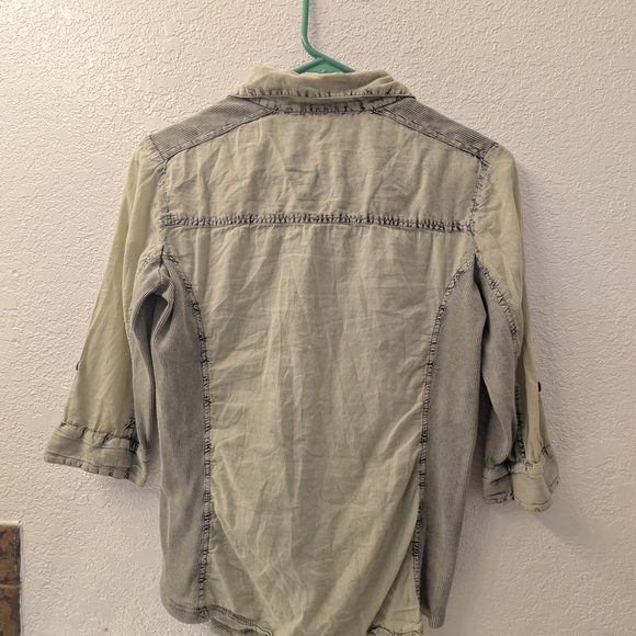 Elan Tie-Dye Shirt in Cream and Blue - Picture 7 of 8